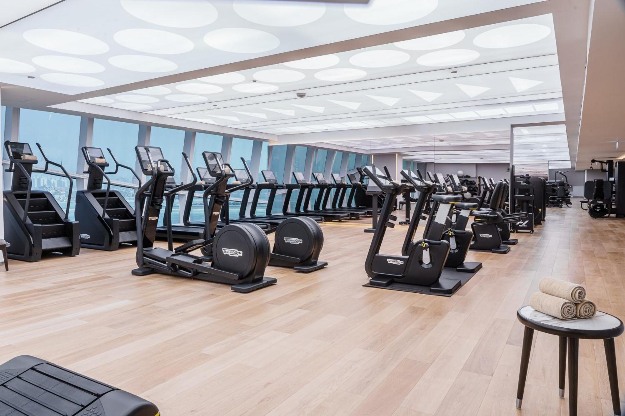 فندق Fairmont Doha Lusail المظهر الخارجي الصورة The gym at the 100 East 53rd Street building