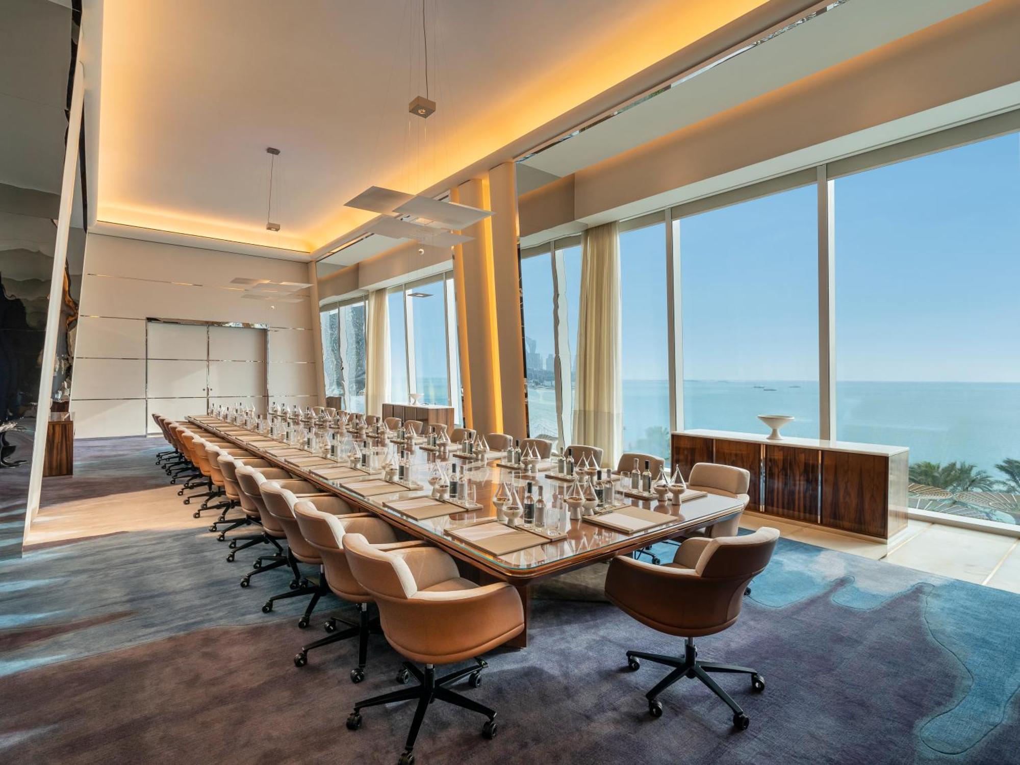 فندق Fairmont Doha Lusail المظهر الخارجي الصورة Boardroom