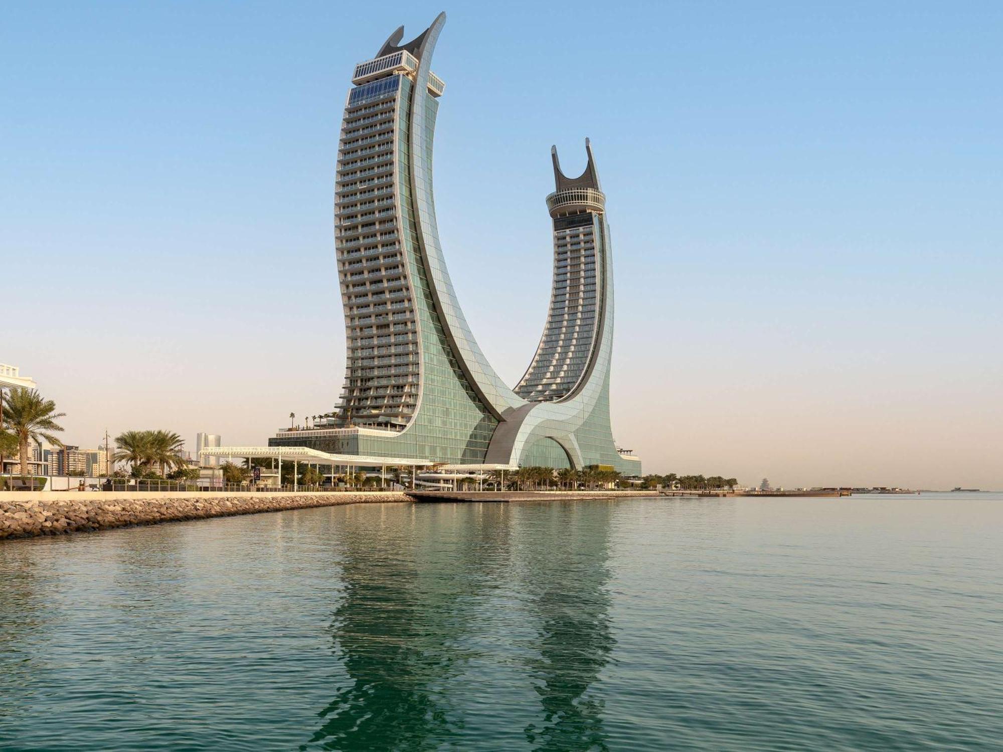 فندق Fairmont Doha Lusail المظهر الخارجي الصورة The King Fisher Hotel