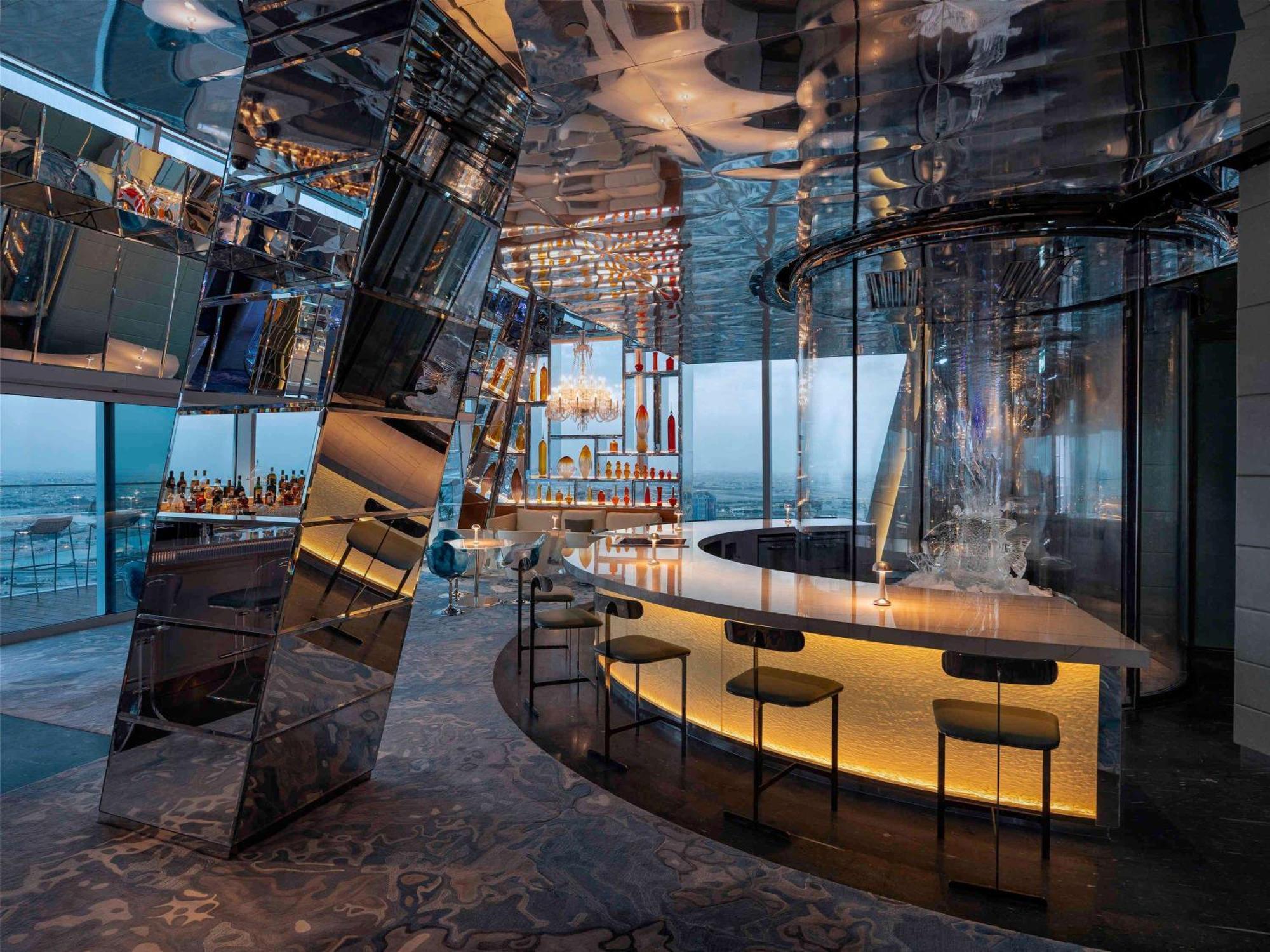 فندق Fairmont Doha Lusail المظهر الخارجي الصورة The bar at the 101 Sky Bar